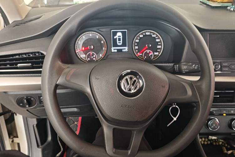 Used Volkswagen Lavida 2018 1.5L Automatic Fashion Edition China V Standard Steering Wheel