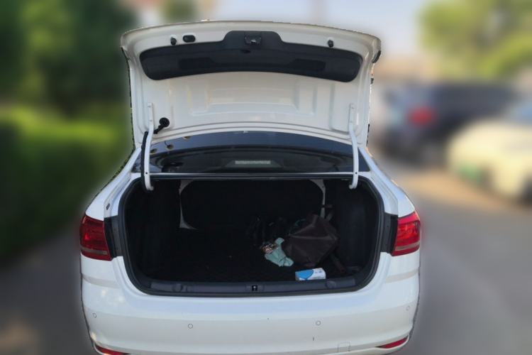 Used Volkswagen Lavida 2018 Classic 1.5L Automatic Fashion Edition China VI Standard Trunk