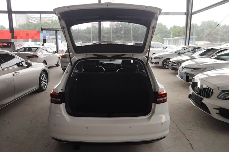 Used Volkswagen Lavida 2018 Hatchback 280TSI DSG Luxury Edition China V Standard Trunk