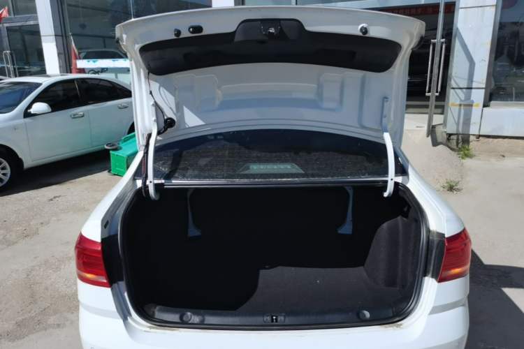 Used Volkswagen Lavida 2018 Classic 1.5L Automatic Comfort Edition China VI Standard Trunk