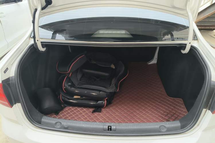 Used Volkswagen Lavida 2018 Classic 1.5L Automatic Fashion Edition China VI Standard Trunk
