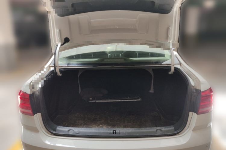 Used Volkswagen Lavida 2018 Classic 1.5L Manual Comfort Edition China VI Standard Trunk