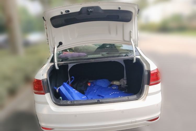 Used Volkswagen Lavida 2018 Classic 1.5L Manual Fashion Edition China VI Standard Trunk