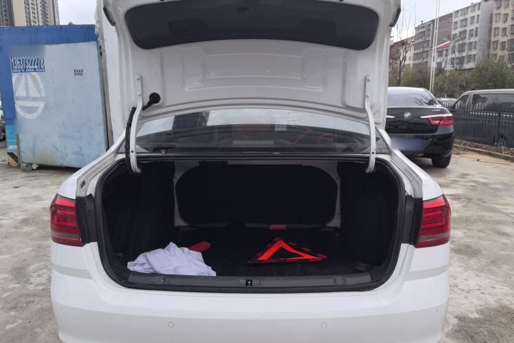 Used Volkswagen Lavida 2018 Classic 1.5L Automatic Fashion Edition China VI Standard Trunk