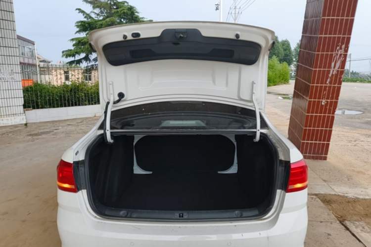 Used Volkswagen Lavida 2018 Classic 1.5L Automatic Fashion Edition China VI Standard Trunk