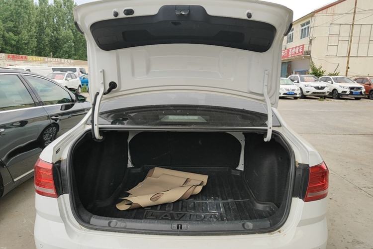 Used Volkswagen Lavida 2018 Classic 1.5L Manual Comfort Edition China VI Standard Trunk