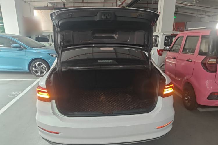 Used Volkswagen Lavida 2018 1.5L Automatic Comfort Edition China V Standard Trunk