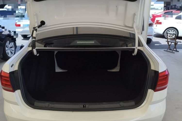 Used Volkswagen Lavida 2018 Classic 1.5L Automatic Fashion Edition China VI Standard Trunk