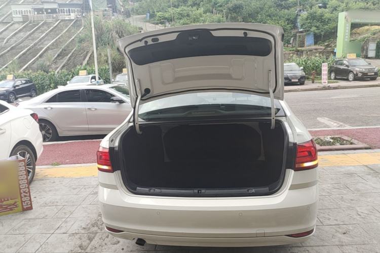Used Volkswagen Lavida 2018 Classic 1.5L Automatic Fashion Edition China VI Standard Trunk