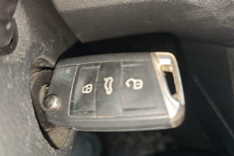 Used Volkswagen Lavida 2018 1.5L Automatic Fashion Edition China V Standard Vehicle Key