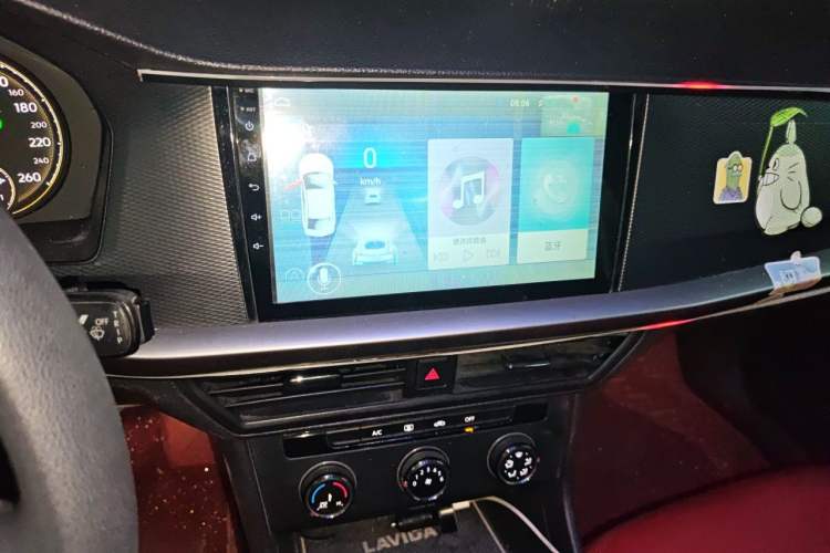 Used Volkswagen Lavida 2018 1.5L Automatic Fashion Edition China V Standard Audio And AC Panel