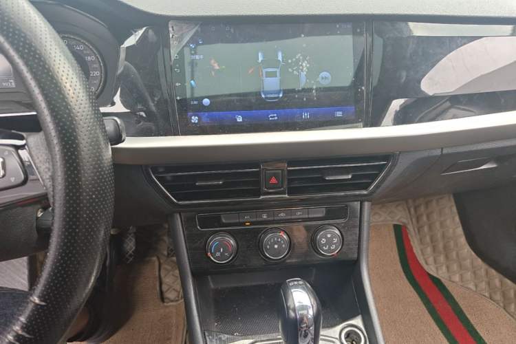 Used Volkswagen Lavida 2018 280TSI DSG Comfort Edition China V Standard Audio And AC Panel