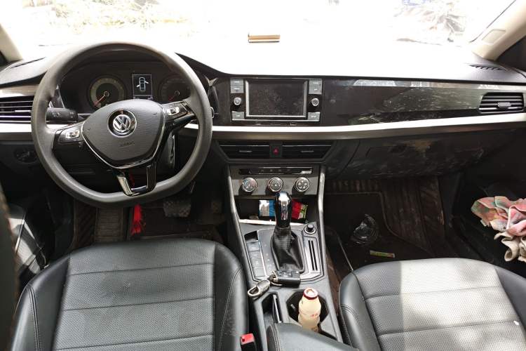 Used Volkswagen Lavida 2018 1.5L Automatic Comfort Edition China V Standard Center Console