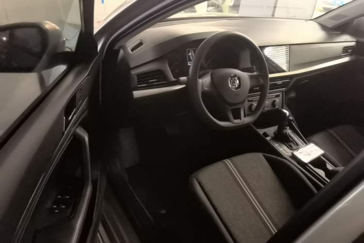 Used Volkswagen Lavida 2018 1.5L Automatic Fashion Edition China V Standard Driver Seat