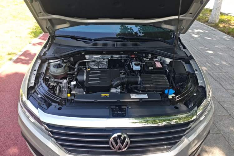 Used Volkswagen Lavida 2018 1.5L Automatic Fashion Edition China V Standard Engine Bay
