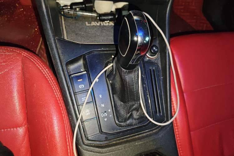 Used Volkswagen Lavida 2018 1.5L Automatic Fashion Edition China V Standard Gear Lever