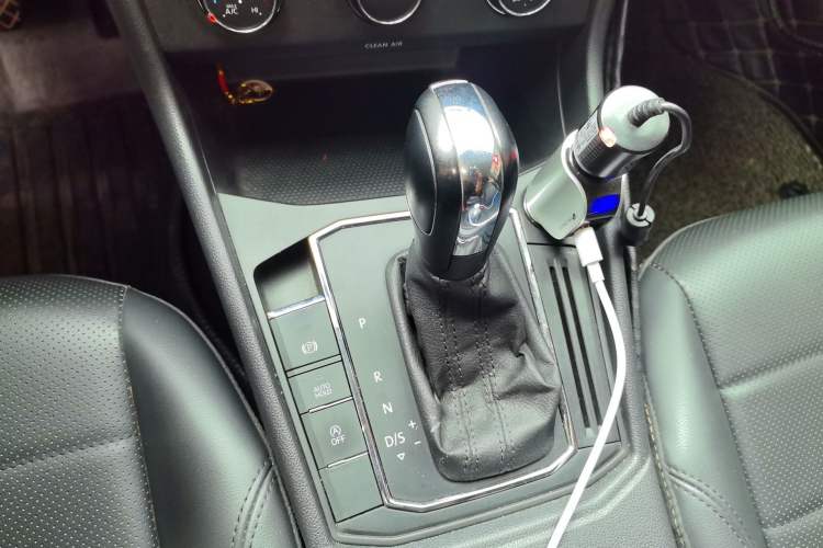Used Volkswagen Lavida 2018 1.5L Automatic Comfort Edition China V Standard Gear Lever