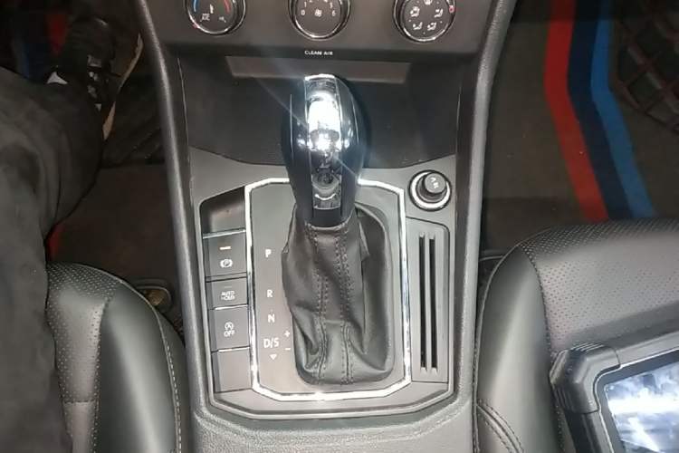 Used Volkswagen Lavida 2018 1.5L Automatic Comfort Edition China V Standard Gear Lever