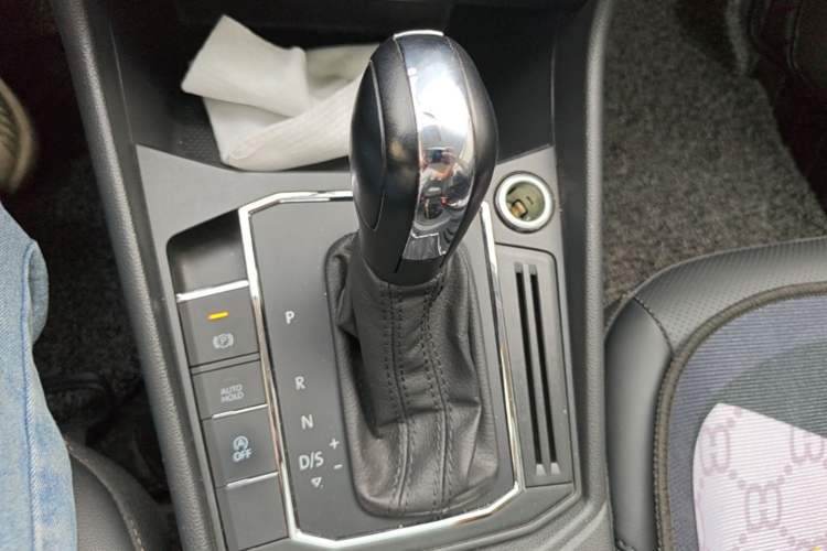 Used Volkswagen Lavida 2018 1.5L Automatic Comfort Edition China V Standard Gear Lever