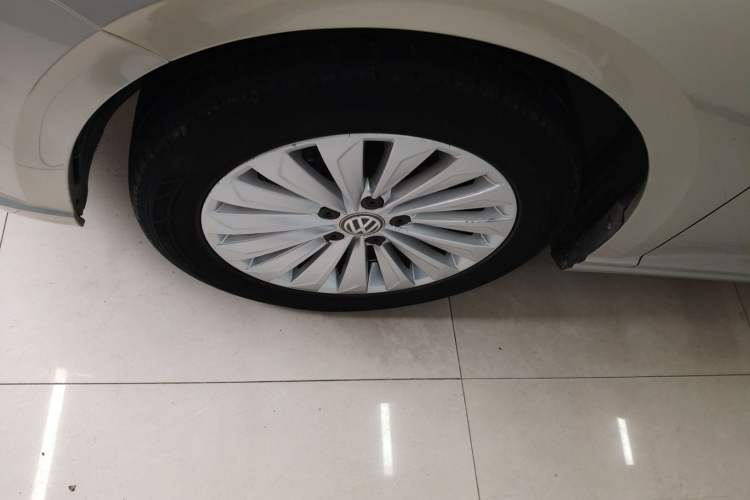 Used Volkswagen Lavida 2018 280TSI DSG Comfort Edition China V Standard Left Front Wheel Hub