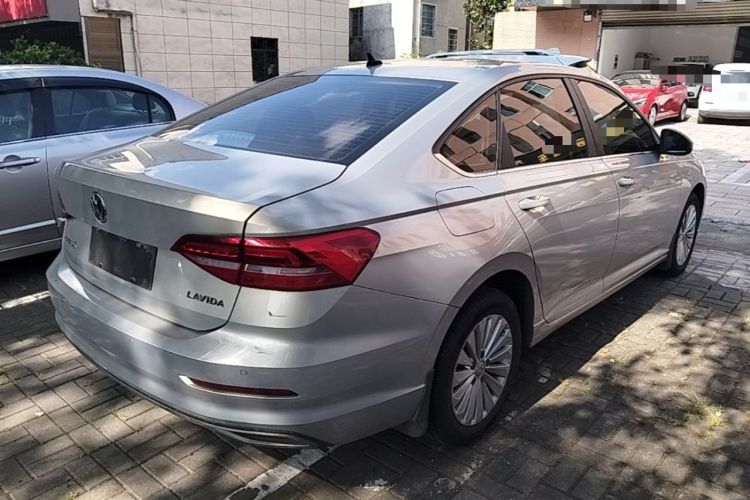 Used Volkswagen Lavida 2018 1.5L Automatic Comfort Edition China V Standard Rear Right 45 Deg