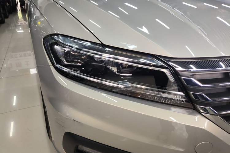 Used Volkswagen Lavida 2018 1.5L Automatic Comfort Edition China V Standard Right Front Headlight