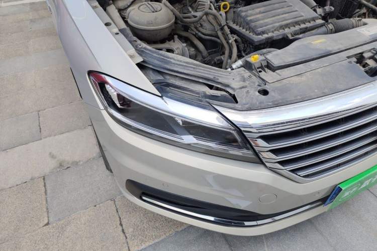 Used Volkswagen Lavida 2018 280TSI DSG Luxury Edition China V Standard Right Front Headlight