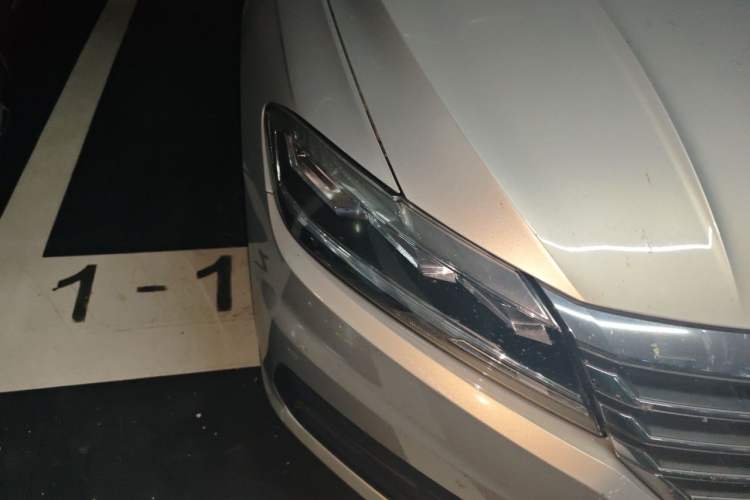Used Volkswagen Lavida 2018 1.5L Automatic Fashion Edition China V Standard Right Front Headlight