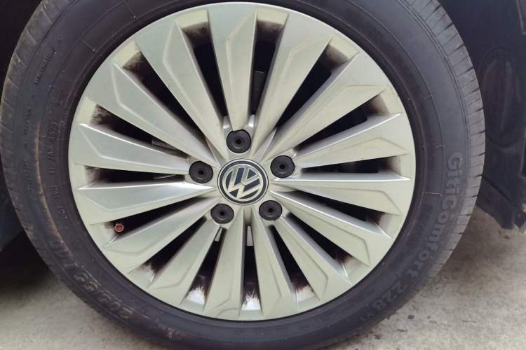 Used Volkswagen Lavida 2018 1.5L Automatic Comfort Edition China V Standard Right Front Wheel Hub