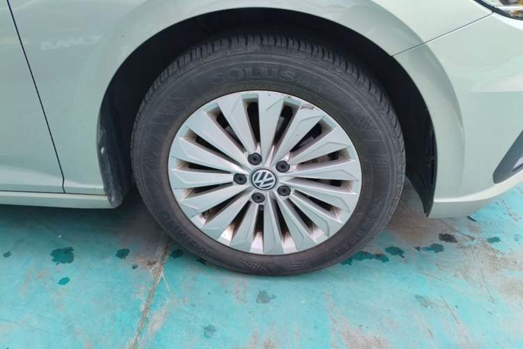 Used Volkswagen Lavida 2018 1.5L Automatic Comfort Edition China V Standard Right Front Wheel Hub