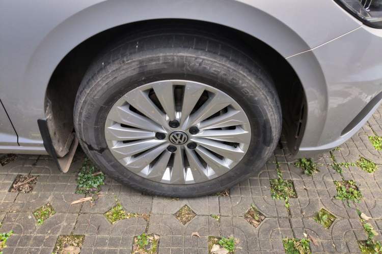 Used Volkswagen Lavida 2018 280TSI DSG Comfort Edition China V Standard Right Front Wheel Hub