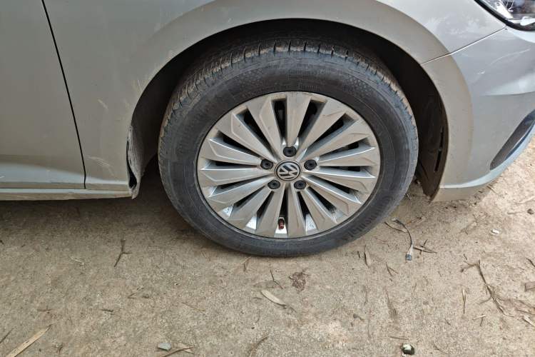 Used Volkswagen Lavida 2018 1.5L Automatic Comfort Edition China V Standard Right Front Wheel Hub