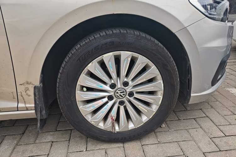 Used Volkswagen Lavida 2018 1.5L Automatic Comfort Edition China V Standard Right Front Wheel Hub