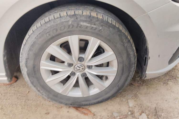Used Volkswagen Lavida 2018 1.5L Manual Fashion Edition China V Standard Right Front Wheel Hub