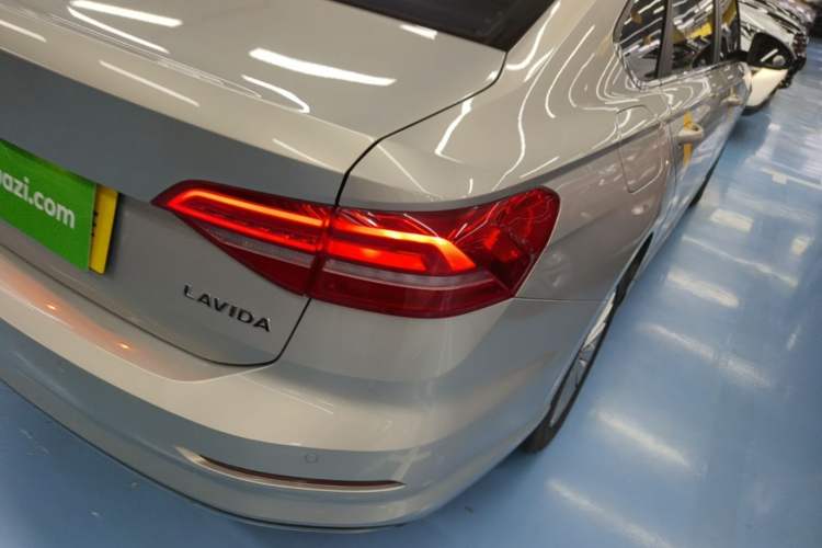 Used Volkswagen Lavida 2018 1.5L Automatic Comfort Edition China V Standard Right Rear Taillight