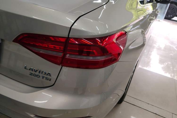 Used Volkswagen Lavida 2018 280TSI DSG Comfort Edition China V Standard Right Rear Taillight