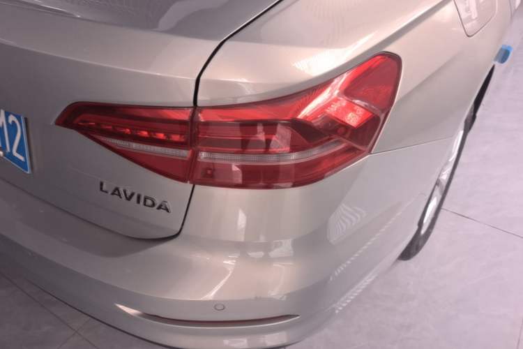 Used Volkswagen Lavida 2018 1.5L Automatic Fashion Edition China V Standard Right Rear Taillight