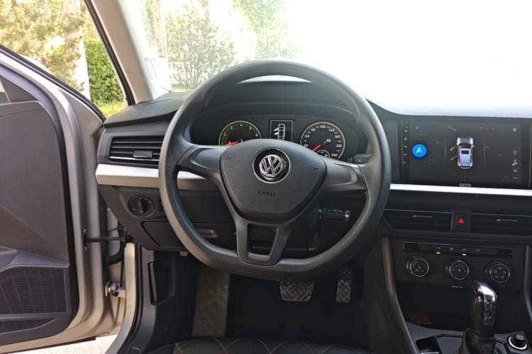Used Volkswagen Lavida 2018 1.5L Automatic Fashion Edition China V Standard Steering Wheel