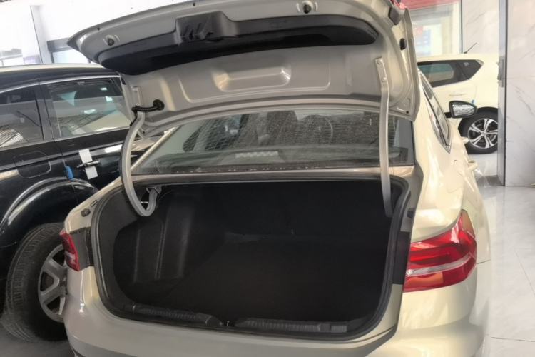 Used Volkswagen Lavida 2018 1.5L Automatic Fashion Edition China V Standard Trunk