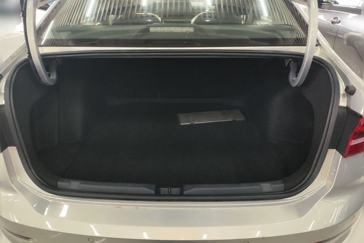 Used Volkswagen Lavida 2018 1.5L Automatic Comfort Edition China V Standard Trunk