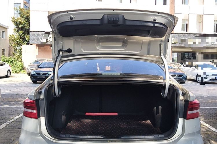 Used Volkswagen Lavida 2018 1.5L Automatic Comfort Edition China V Standard Trunk