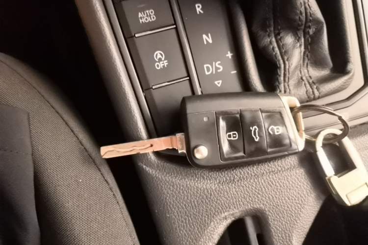 Used Volkswagen Lavida 2018 1.5L Automatic Fashion Edition China V Standard Vehicle Key