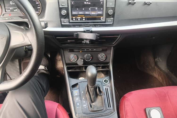 Used Volkswagen Lavida 2019 1.5L Automatic Fashion Edition China VI Audio And AC Panel