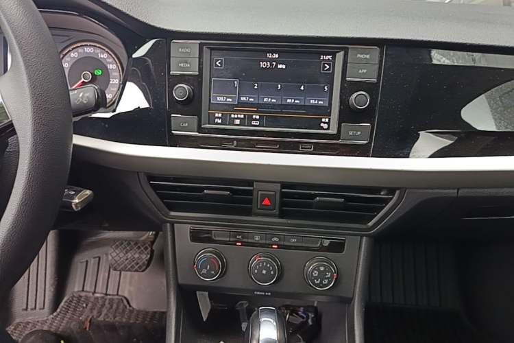 Used Volkswagen Lavida 2019 1.5L Automatic Comfort Edition China VI Standard Audio And AC Panel