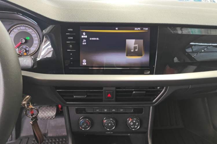 Used Volkswagen Lavida 2019 1.5L Automatic Vision Edition China VI Standard Audio And AC Panel