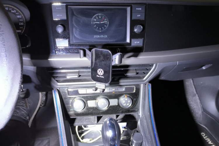 Used Volkswagen Lavida 2019 1.5L Automatic Comfort Edition China VI Standard Audio And AC Panel