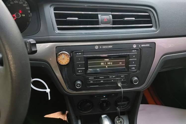 Used Volkswagen Lavida 2019 Lavida Start 1.5L Automatic Trendy Version China VI Standard Audio And AC Panel