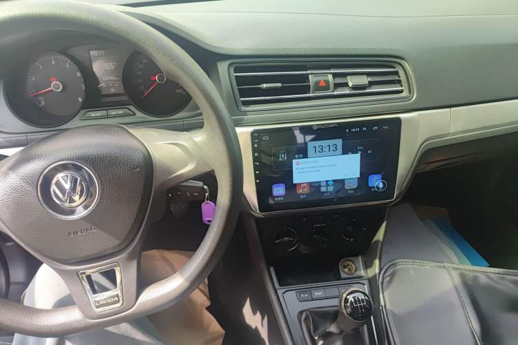 Used Volkswagen Lavida 2019 Lavida Start 1.5L Manual Fashion Edition China VI Standard Audio And AC Panel
