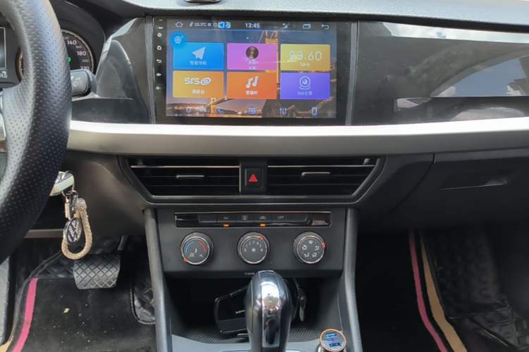 Used Volkswagen Lavida 2019 1.5L Automatic Comfort Edition China VI Standard Audio And AC Panel