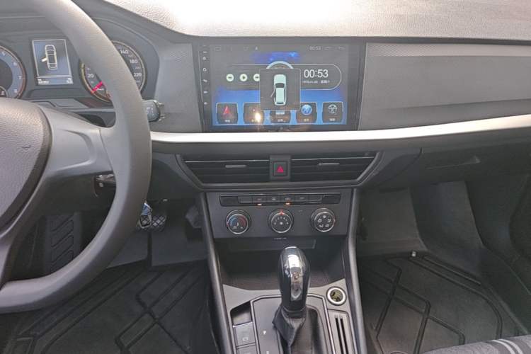 Used Volkswagen Lavida 2019 1.5L Automatic Fashion Edition China VI Audio And AC Panel